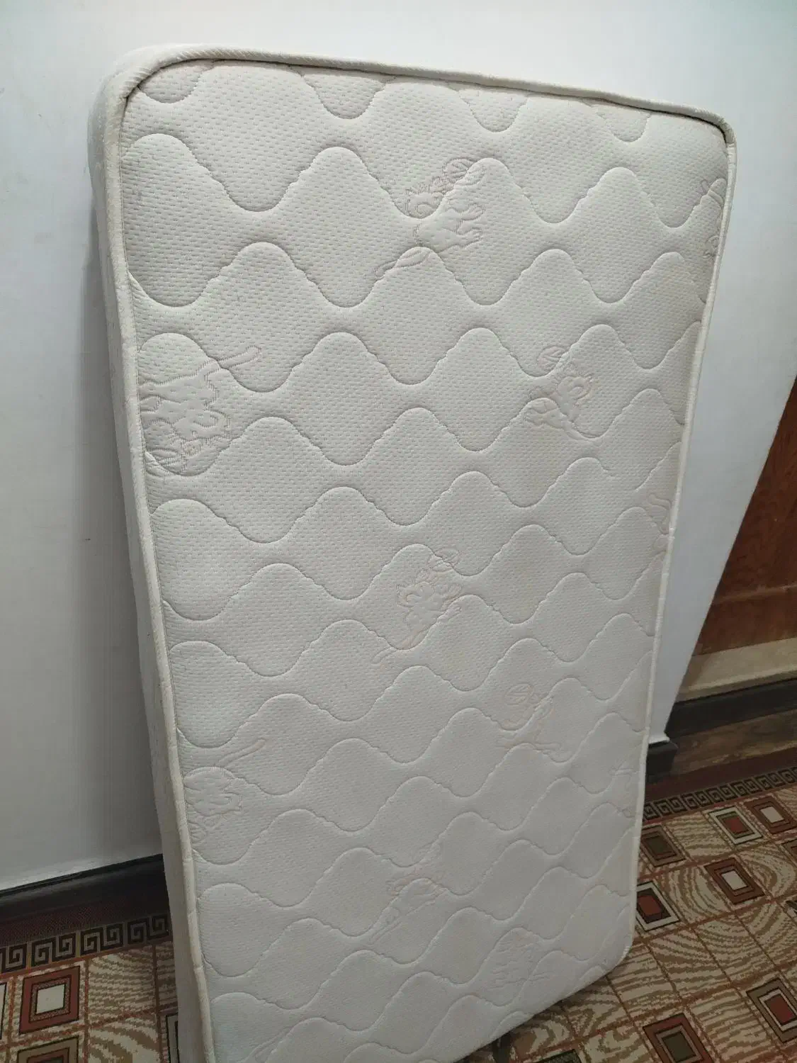 تشک تخت|تشک تختخواب|رشت, گلباغ نماز|دیوار