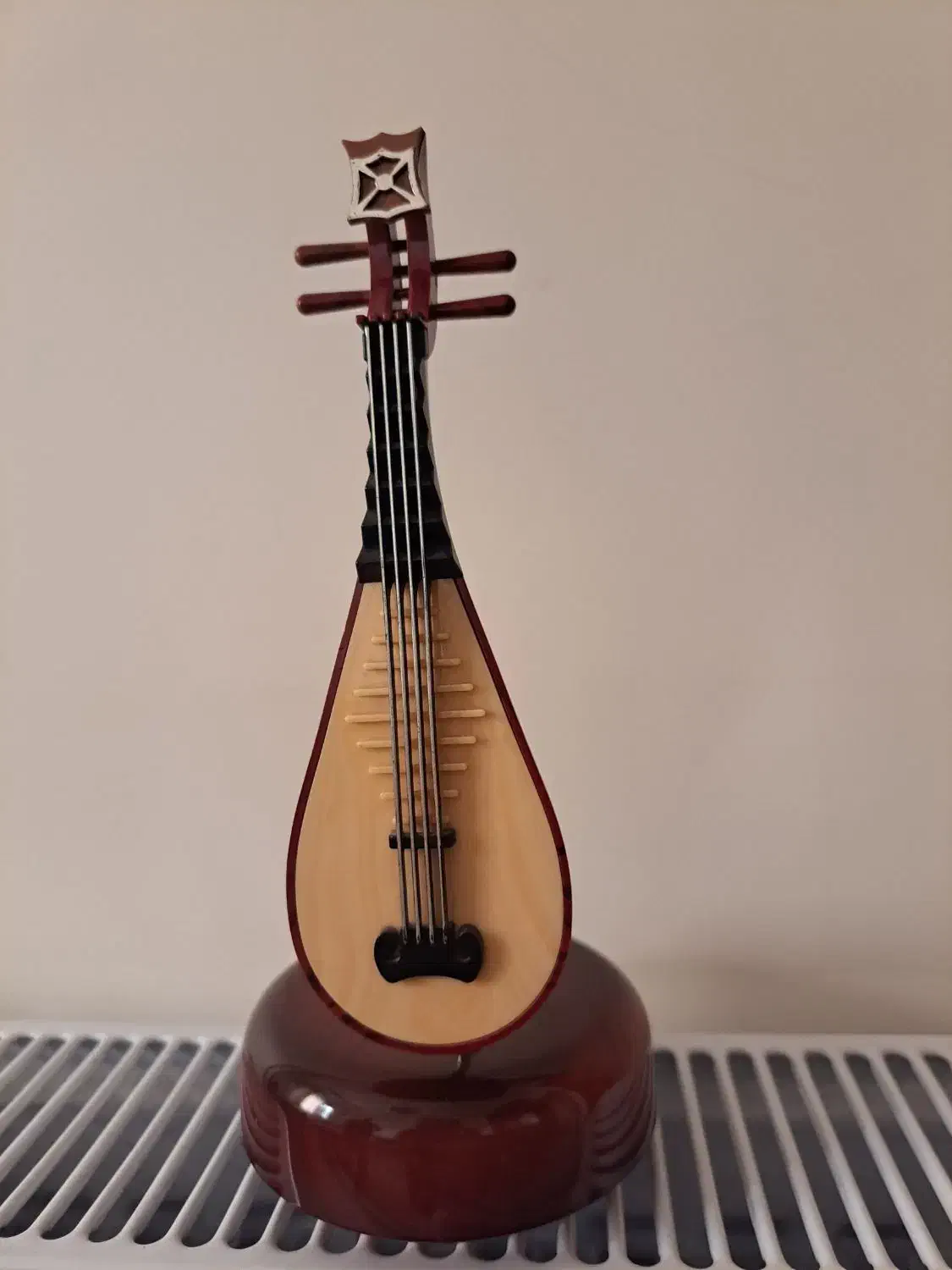 سه تار موزیکال|سازهای سنتی|آمل, |دیوار