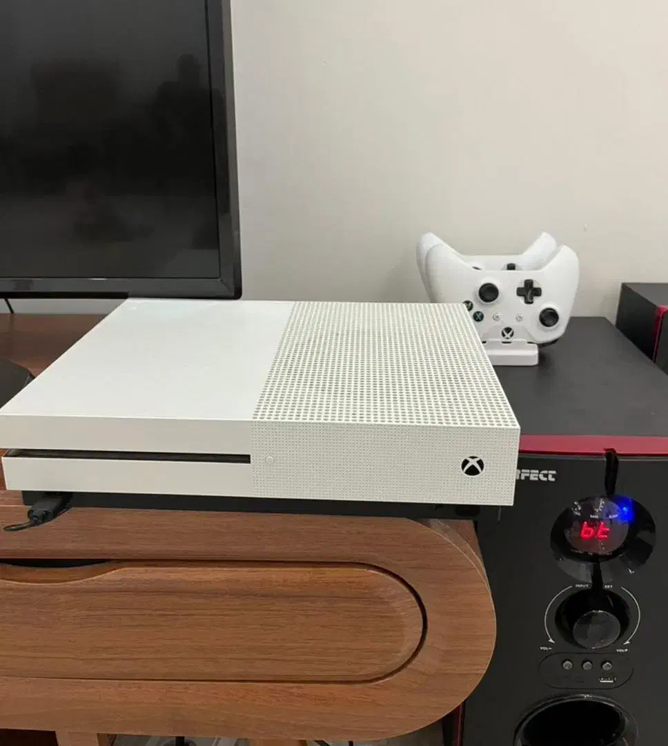 ایکس باکس وان اس 2 دسته|کنسول، بازی ویدئویی و آنلاین|فردوسیه, |دیوار