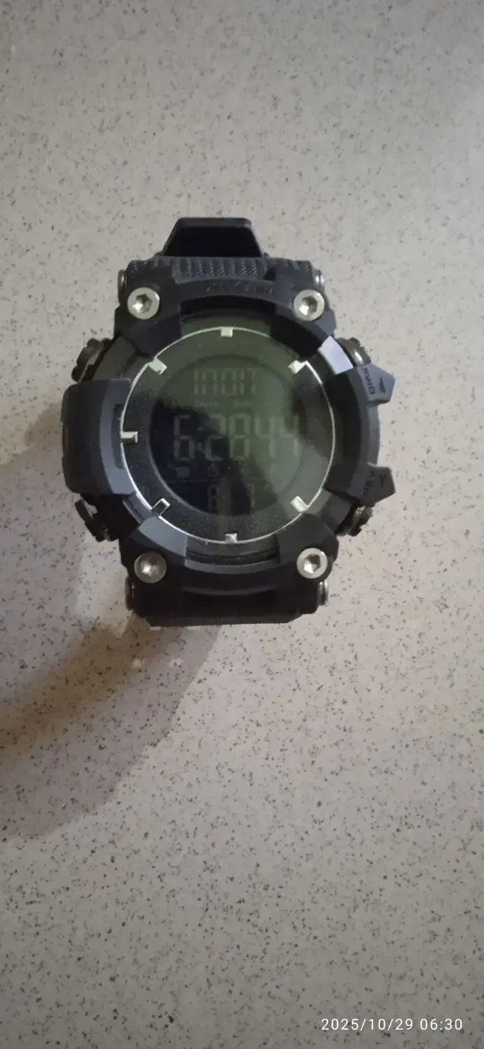 ساعت|ساعت|اصفهان, بهارستان|دیوار