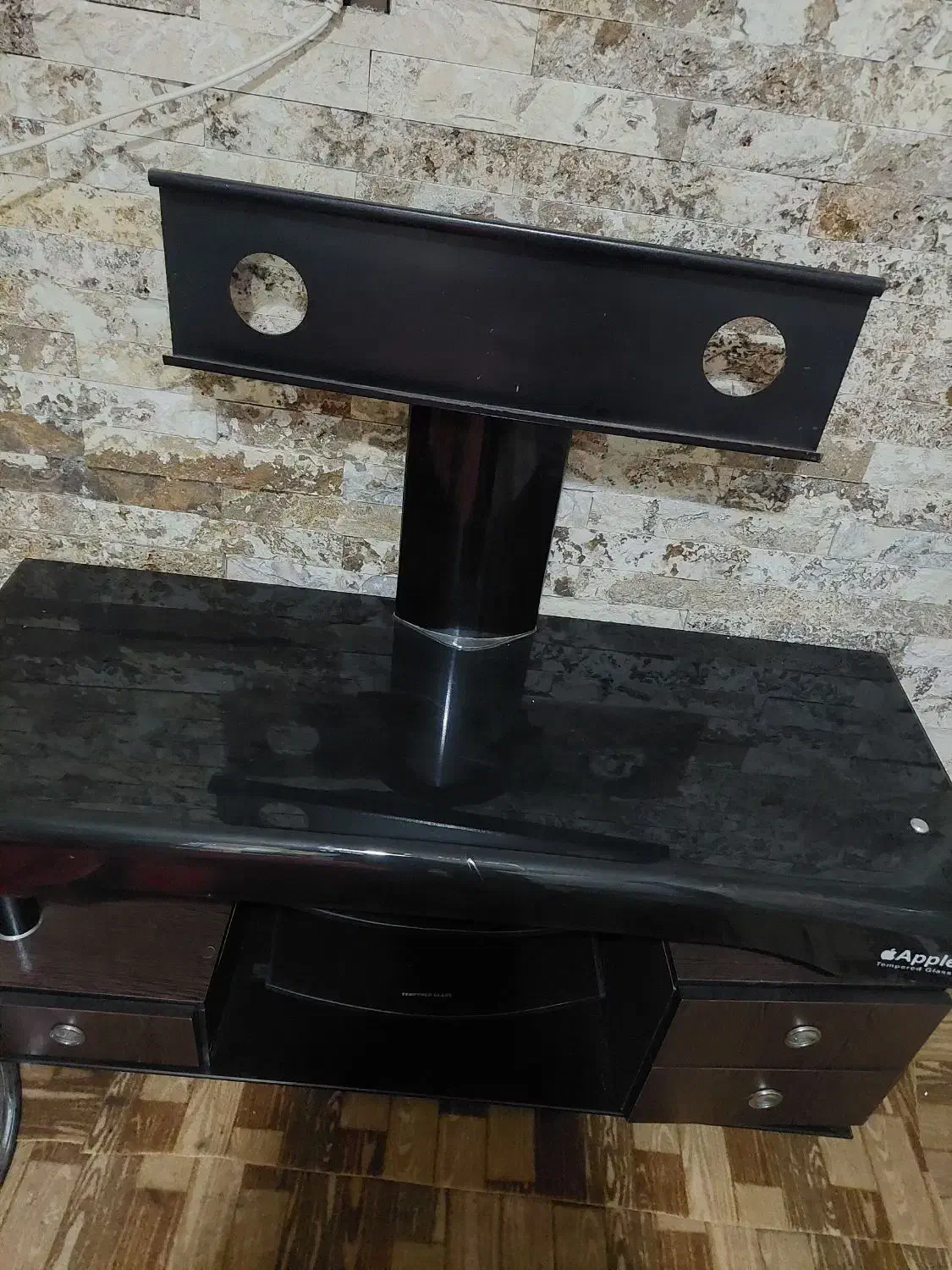 میز تلویزیون درحد نو کاملا سالم قیمت مناسب|میز تلویزیون|تنکابن, |دیوار