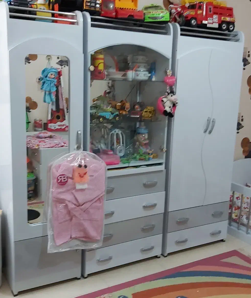 تخت و کمد نوزاد|اسباب و اثاث بچه|برخوار, |دیوار