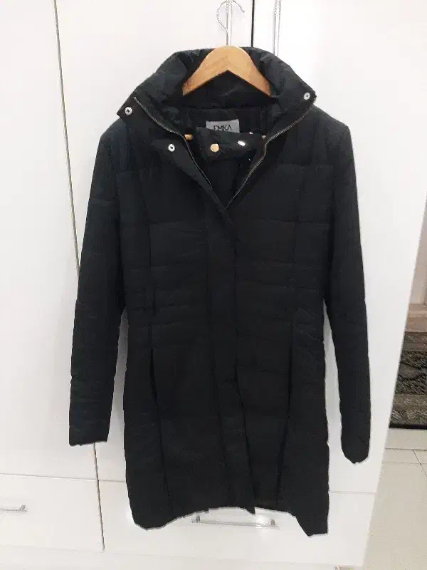 دو عدد کاپشن داخل کُرک|لباس|رشت, آزادگان|دیوار