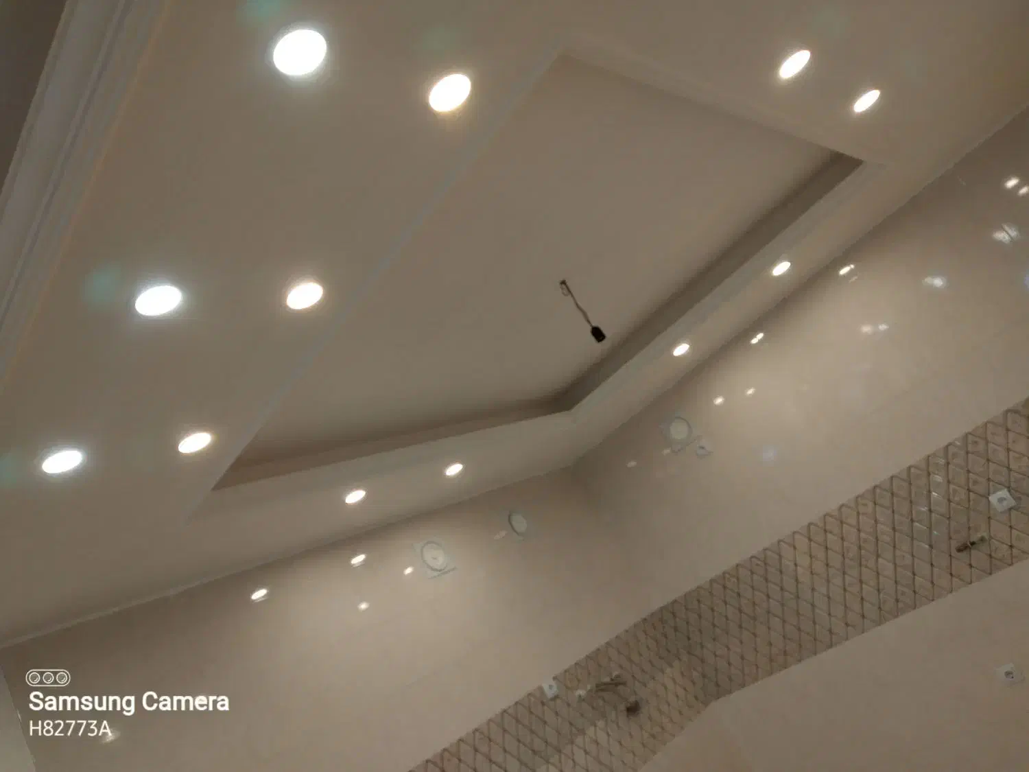 برقکار برق‌کشی ساختمان|خدمات پیشه و مهارت|هشتگرد, هشتگرد قدیم|دیوار