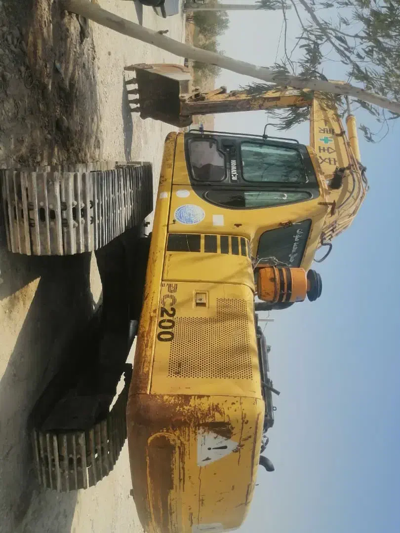 بیل کماتسو ۲۰۰ خط ۶|خودرو سنگین|شیراز, عفیفآباد|دیوار