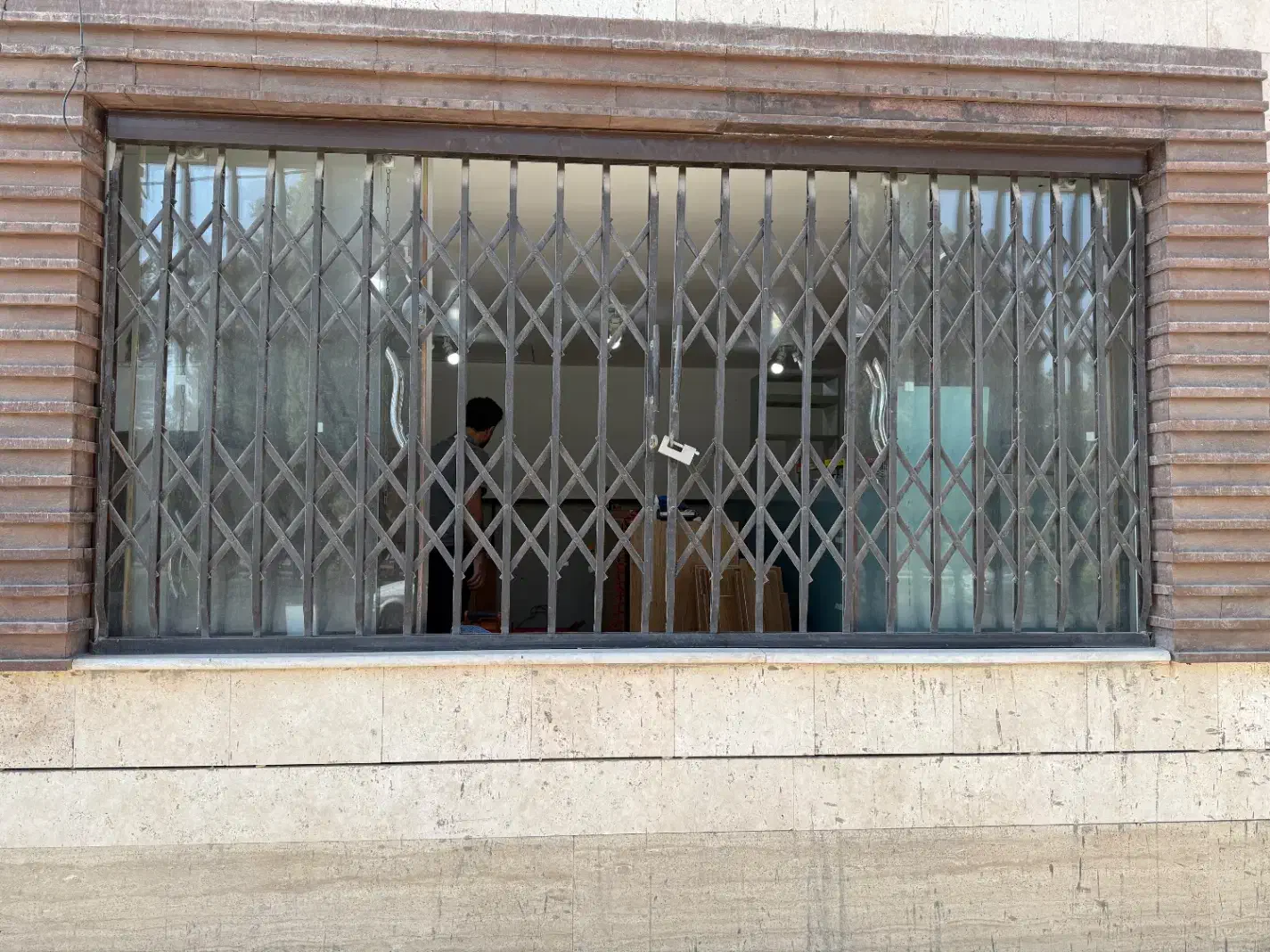 حفاظ پنجره اکاردئونی|مصالح و تجهیزات ساختمان|مبارکه, |دیوار