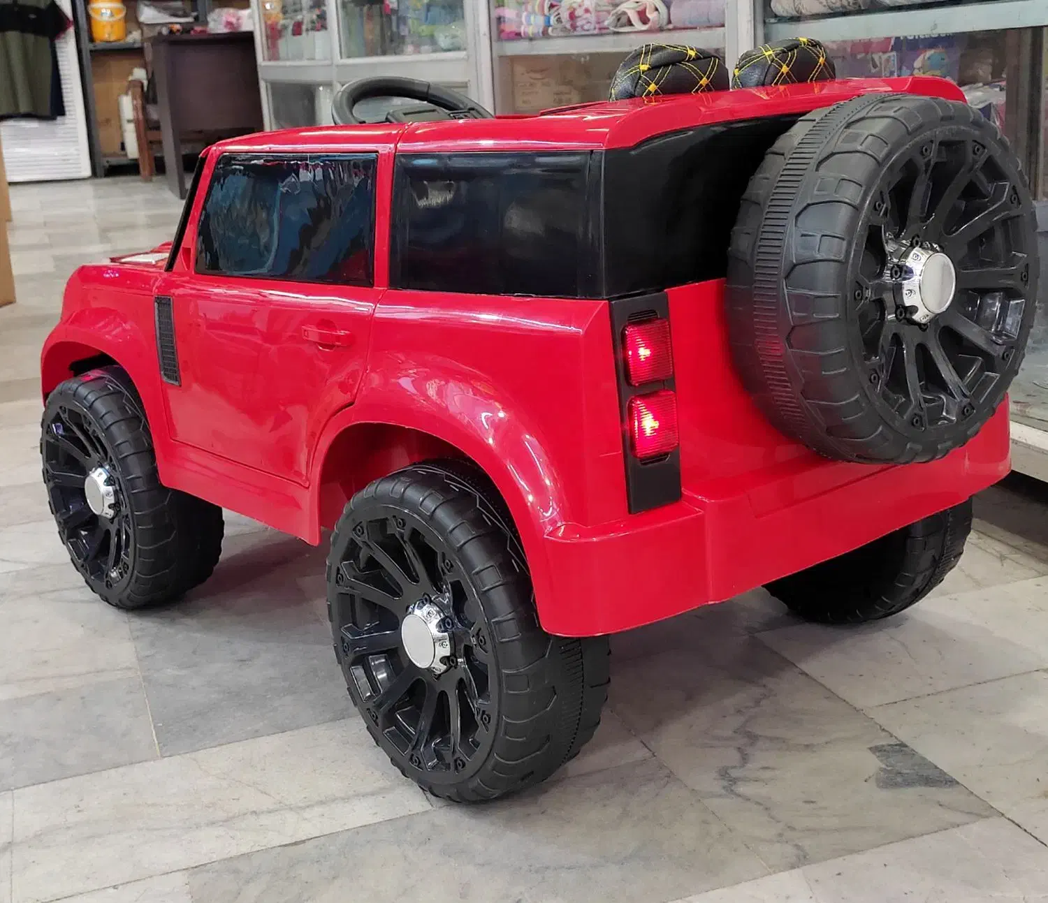 ماشین شارژی کودک با تخفیف ویژه ریموت کنترل دار|اسباببازی بچه|اهواز, نادری|دیوار