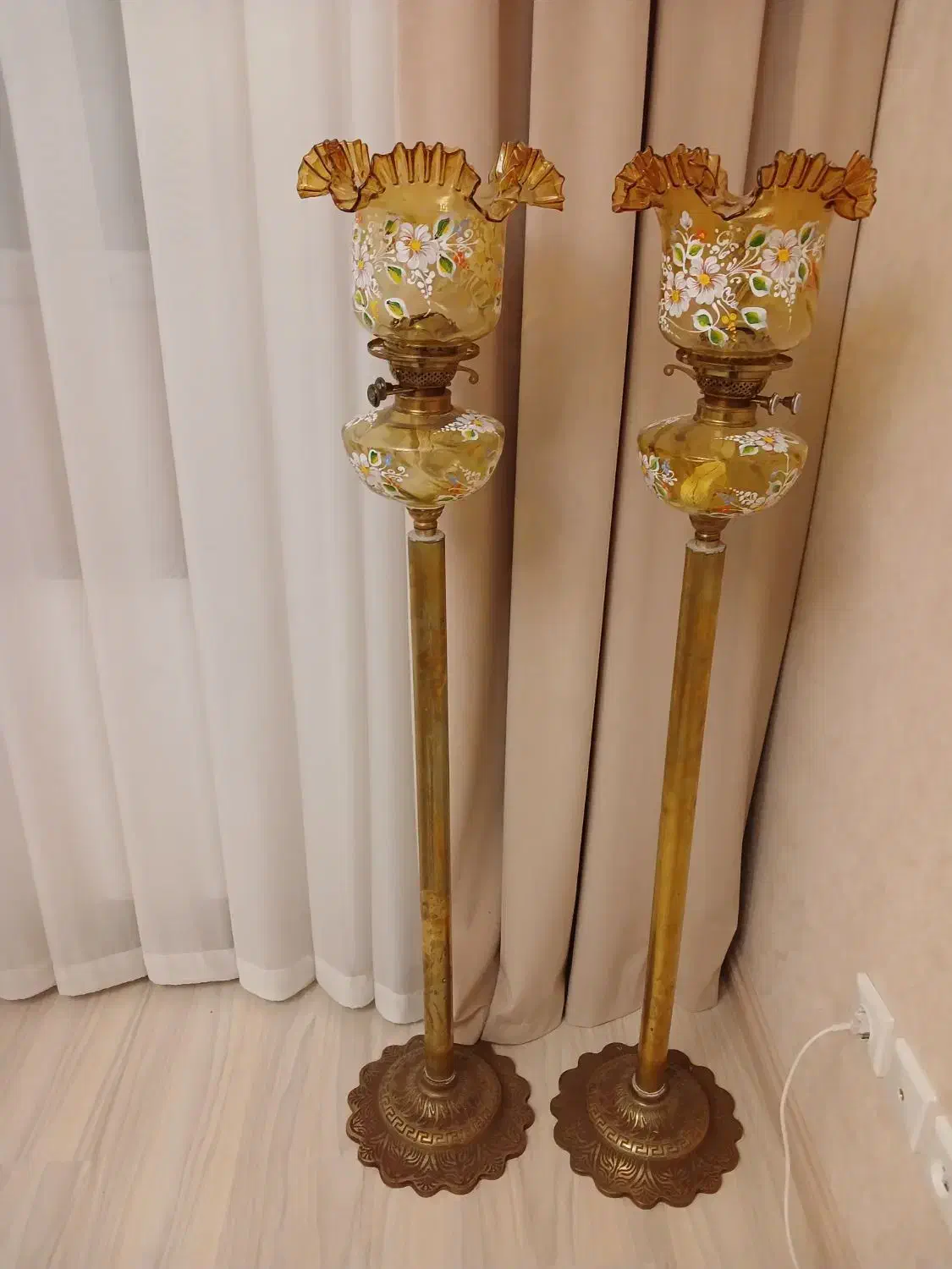 یک جفت چراغ پایه برنز|چراغ خواب و آباژور|اردبیل, |دیوار