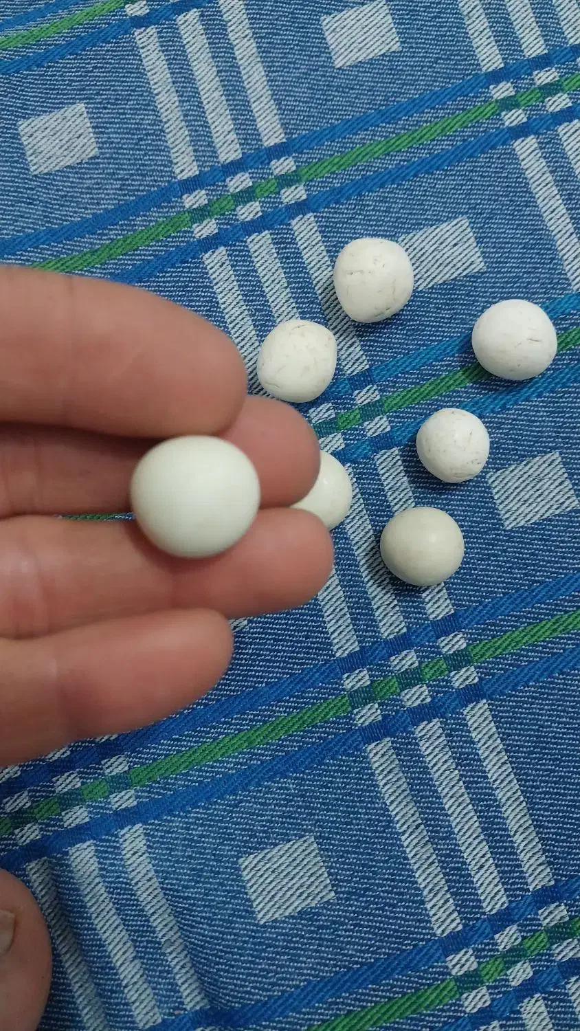 سنگ های سفید|کلکسیون اشیاء عتیقه|کیاشهر, |دیوار