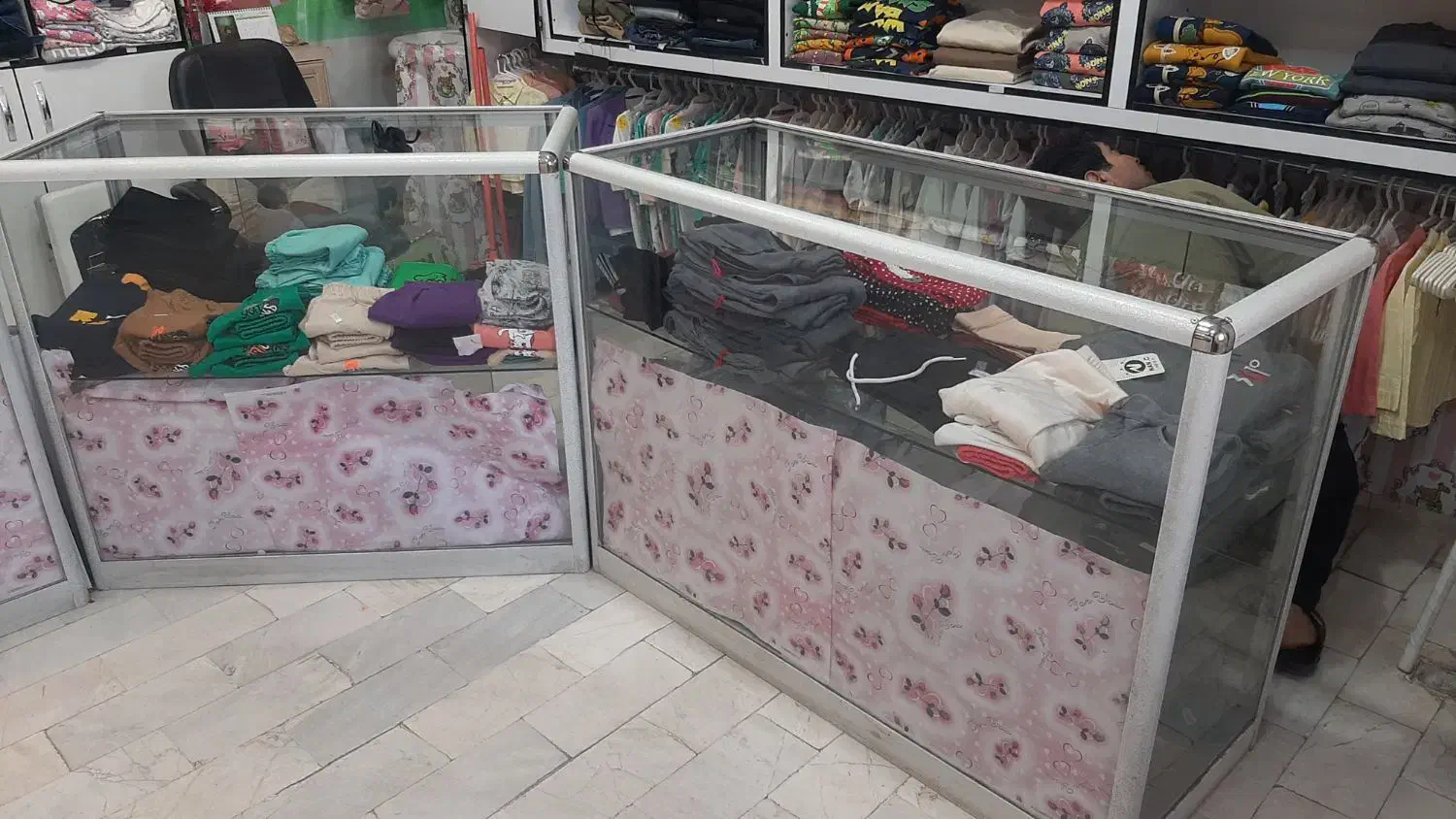 ویترین آلمینیوم|فروشگاه و مغازه|آران و بیدگل, |دیوار