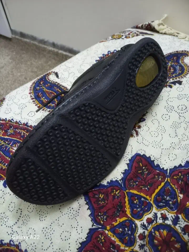 کفش شاهین|کیف، کفش، کمربند|اصفهان, مولوی|دیوار