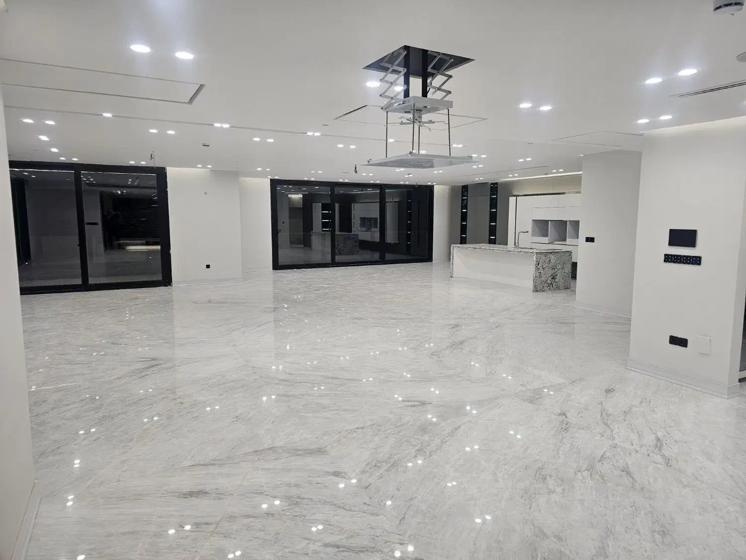 پیش فروش با اقساط 2 ساله خیابان اصلی باهنر و رباط|پیشفروش املاک|اصفهان, دستگرده|دیوار