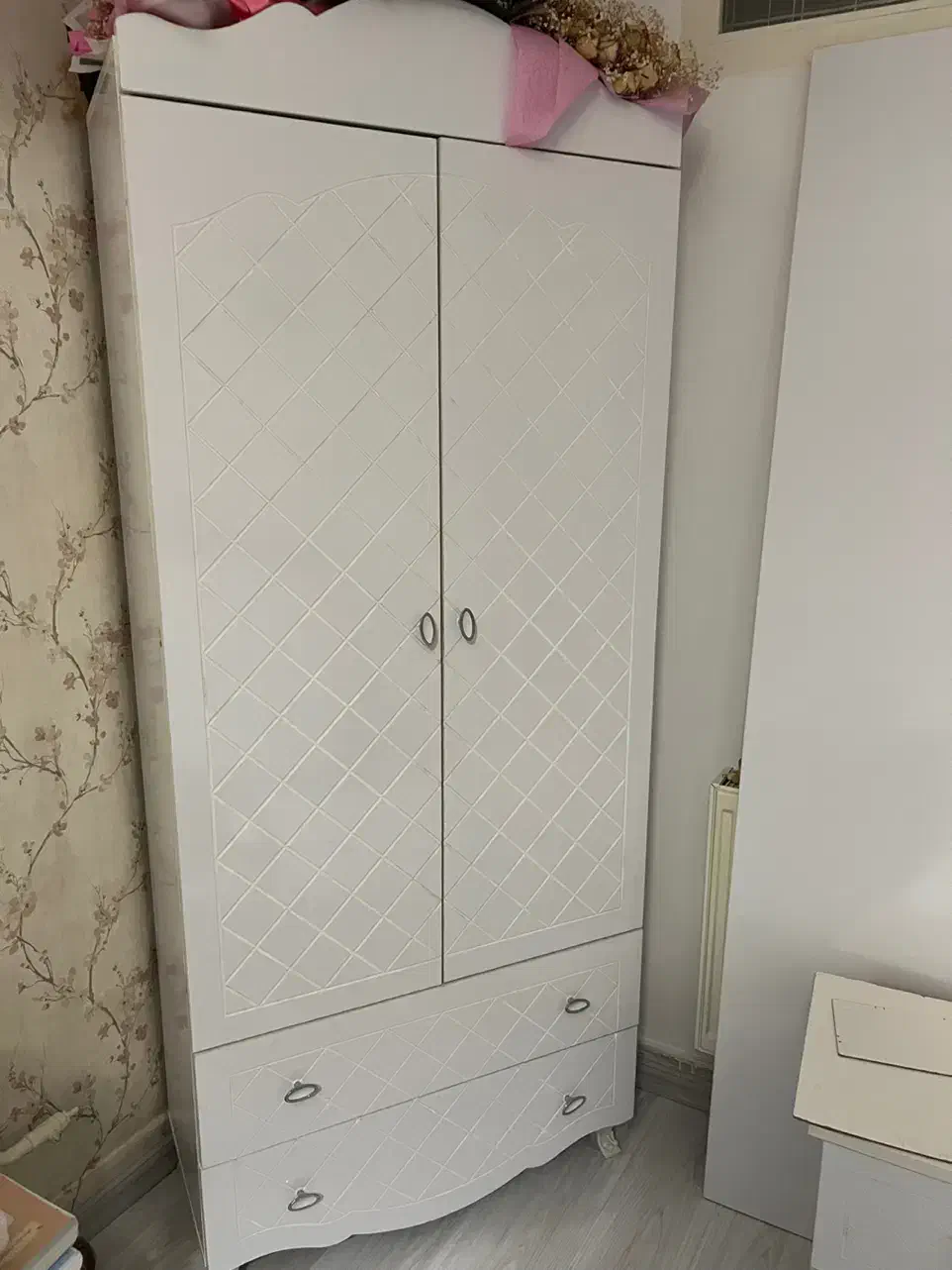 کمد نوجوان|جاکفشی، کمد، دراور|مراغه, |دیوار