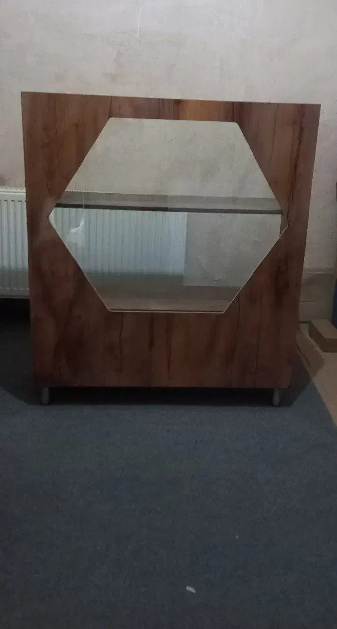 ویترین چوبی درحدنو برای مغازه وتعدادی سطل نو|بوفه، ویترین، کنسول|سقز, |دیوار