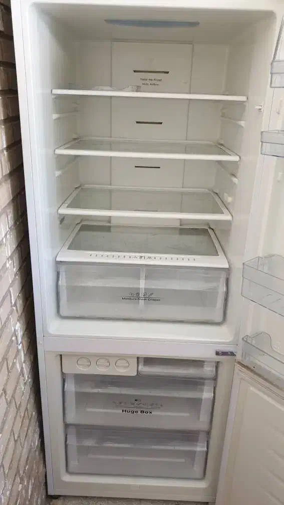 سلام یخچال فریزر هایسنس  در حد نو|یخچال و فریزر|آباده, |دیوار