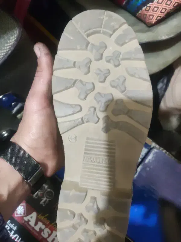 پوتین سربازی و کوهنوردی|کیف، کفش، کمربند|شاهین‌شهر, نظامی|دیوار