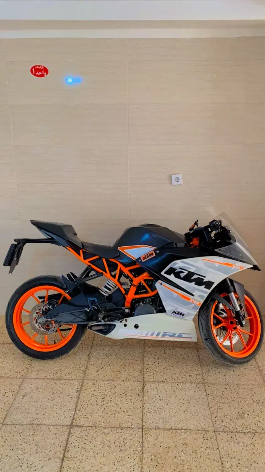 ktm rc 250cc|موتورسیکلت|تهران, آبشار تهران (دریاچه)|دیوار