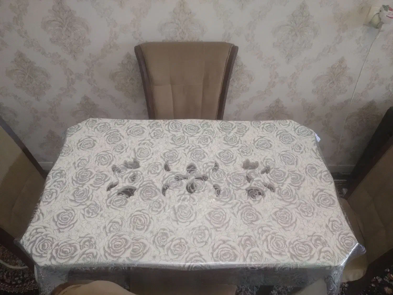 میز غذاخوری ۴ نفره|میز و صندلی غذاخوری|اهر, |دیوار