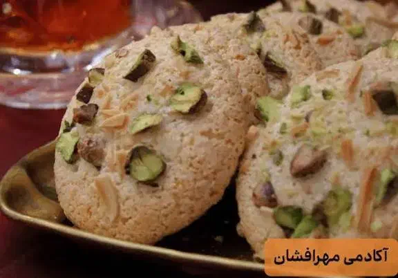 نیروی کار در کارگاه قنادی|استخدام خدمات فروشگاه و رستوران|قم, کلهری|دیوار