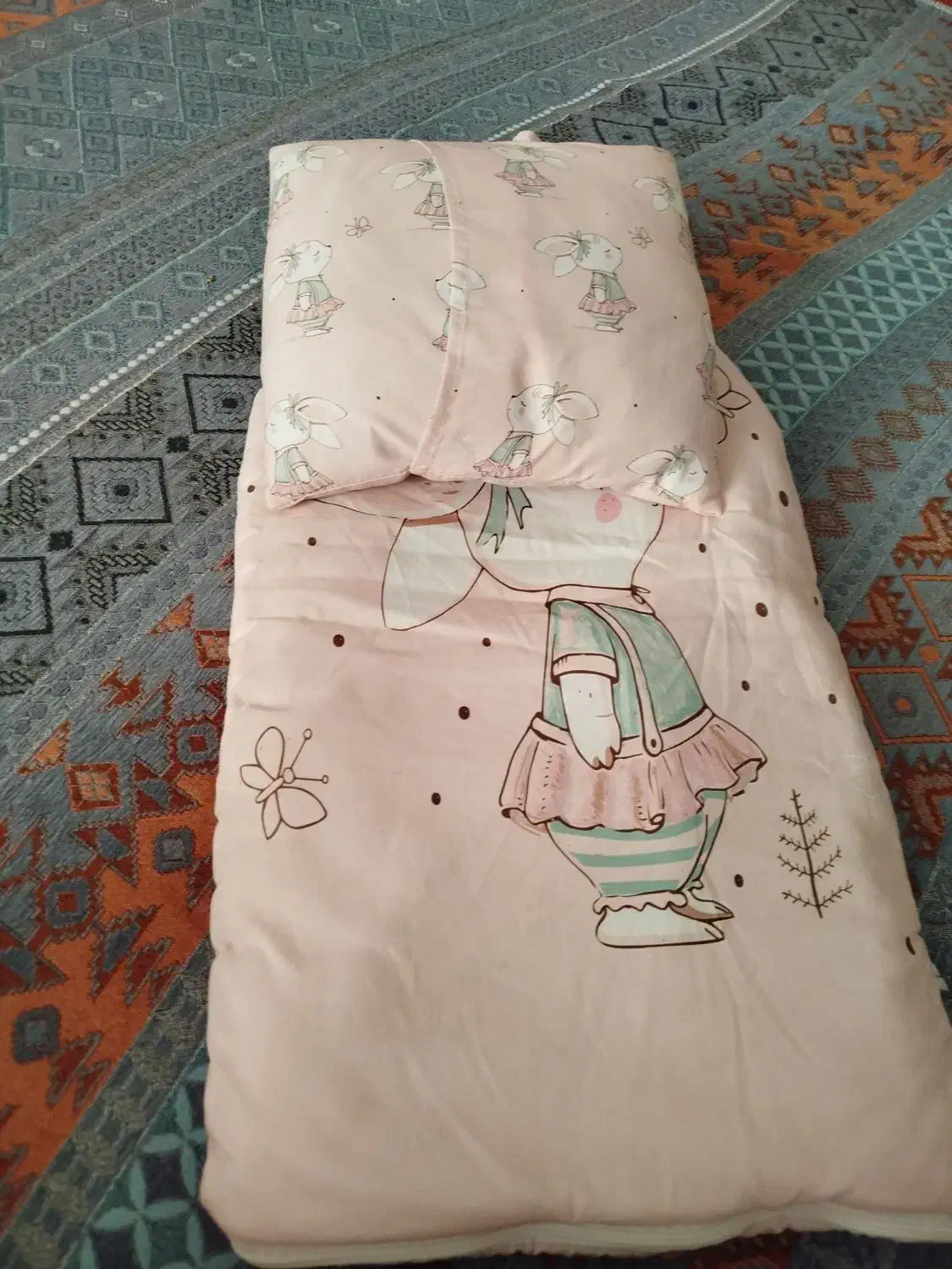 بالشت|رختخواب، بالش، پتو|ملایر, |دیوار