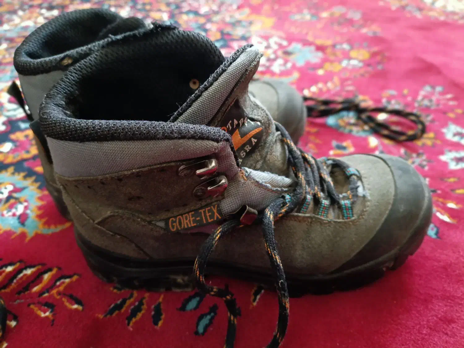 کفش کوهنوردی|کوهنوردی و کمپینگ|گنبد کاووس, |دیوار