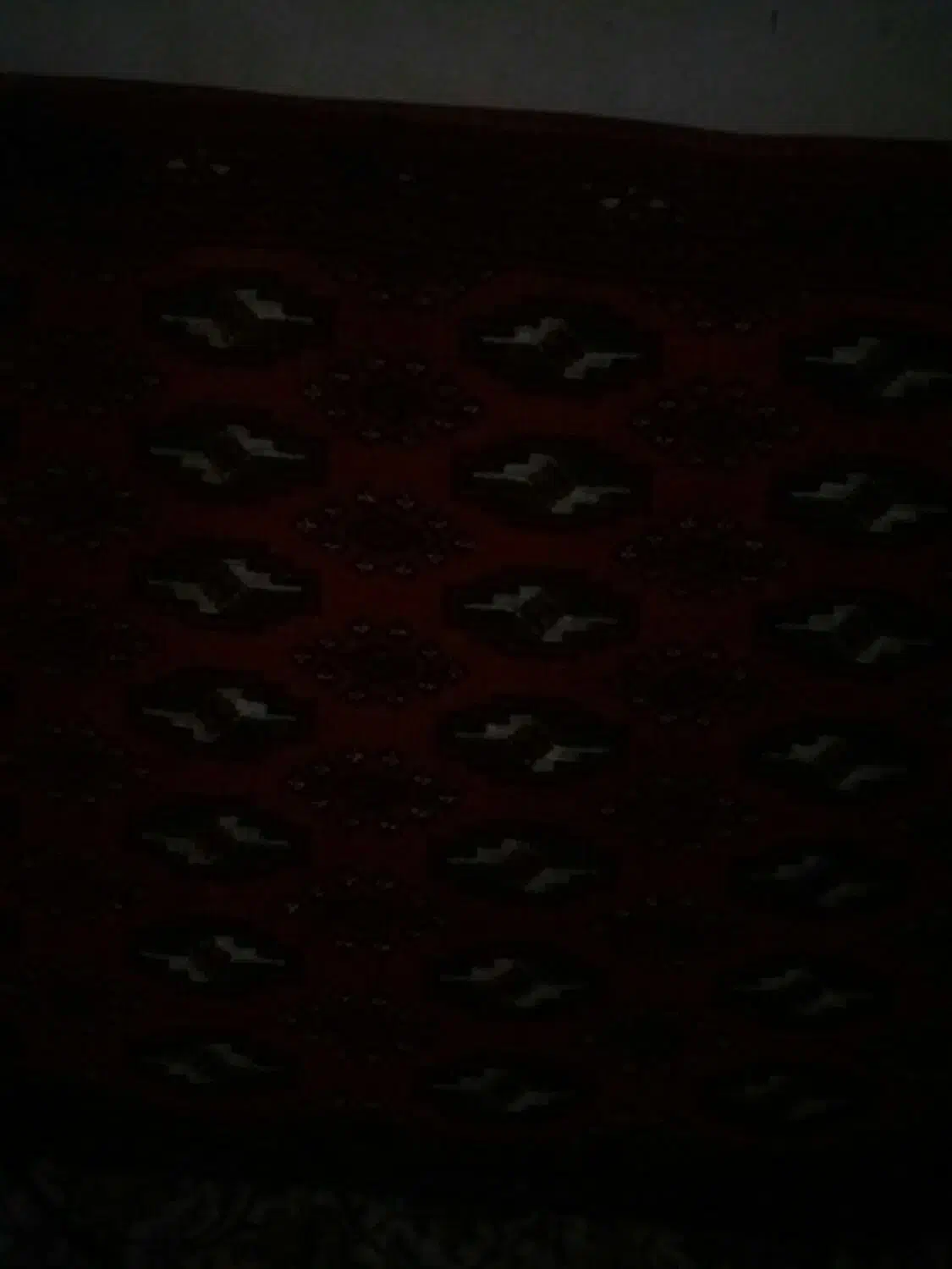 یک جفت پشتی|پشتی|سیرجان, |دیوار