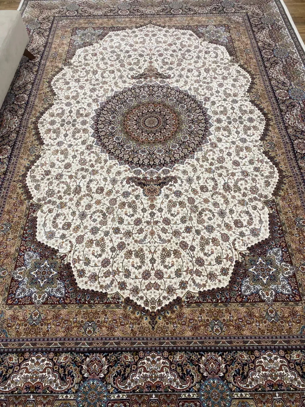 دو عدد فرش ۹ متری ۱۰۰۰ شانه|فرش|همدان, |دیوار