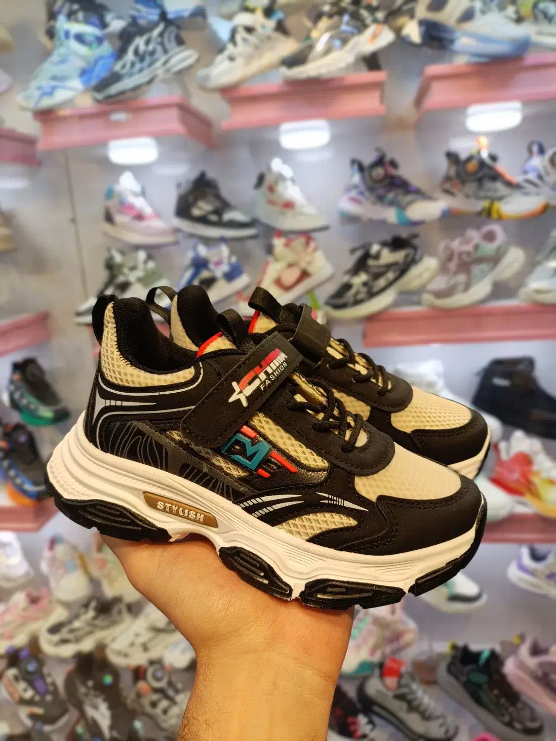 حراج کتونی وارداتی|کیف، کفش، کمربند|تهران, بهارستان|دیوار