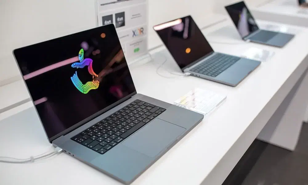 مک بوک ۲۰۱۹ ۸گیگ گرافیک (نو) macbook pro کم سایکل|رایانه همراه|تهران, فلسطین (میدان انقلاب)|دیوار