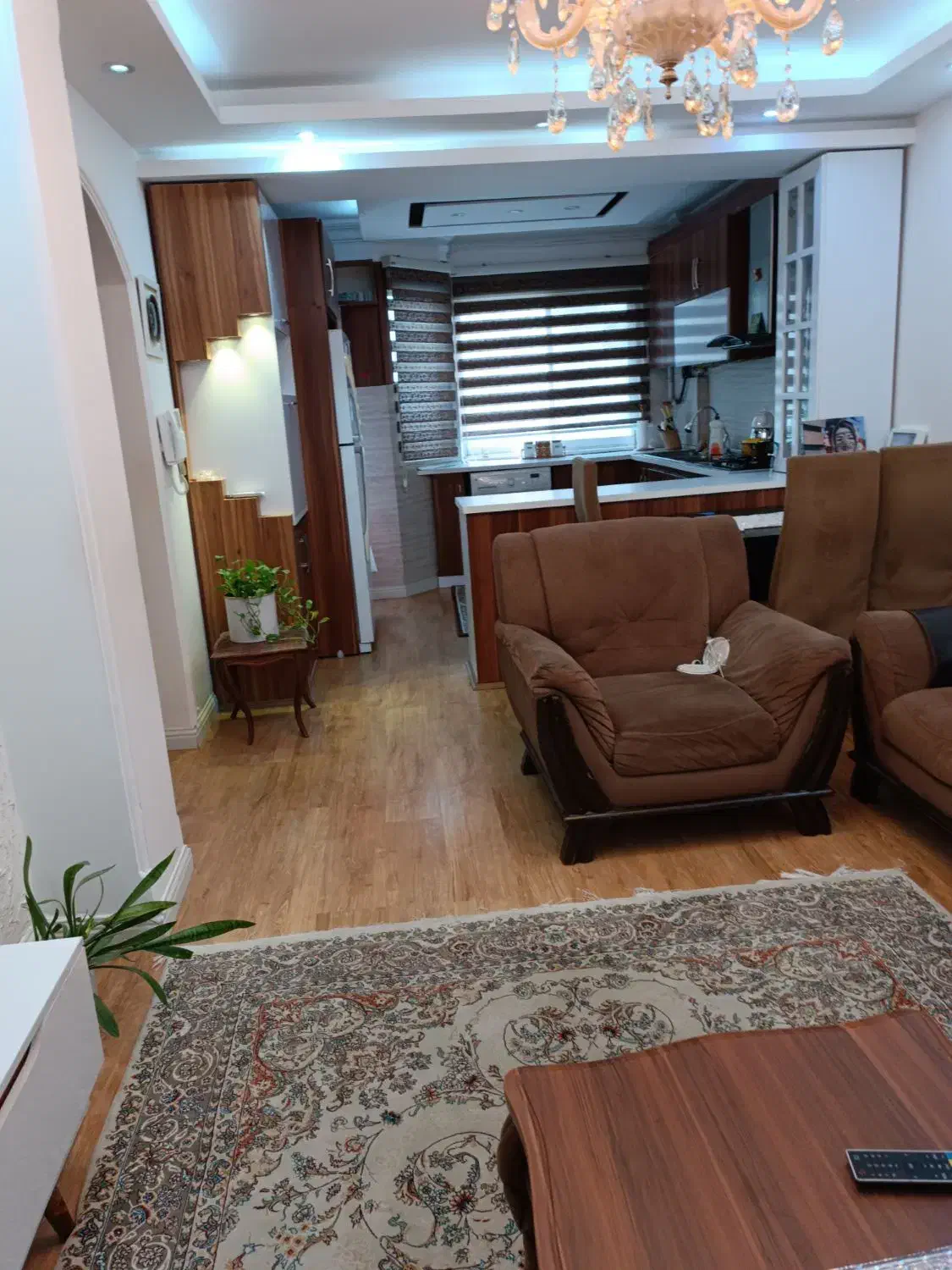 آپارتمان طبقه اول دو پارکینگه در قلب معلم|فروش آپارتمان|رشت, معلم|دیوار