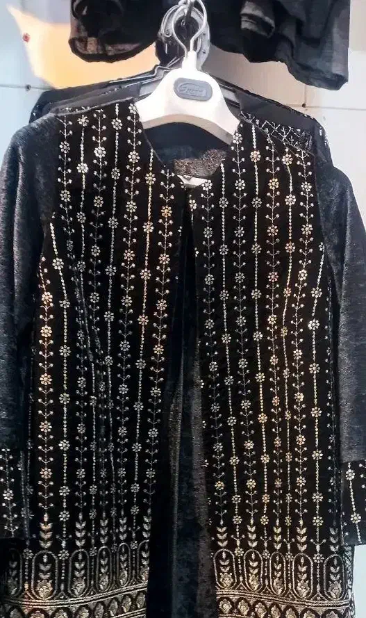 لباس|لباس|رباط‌کریم, نصیرشهر|دیوار