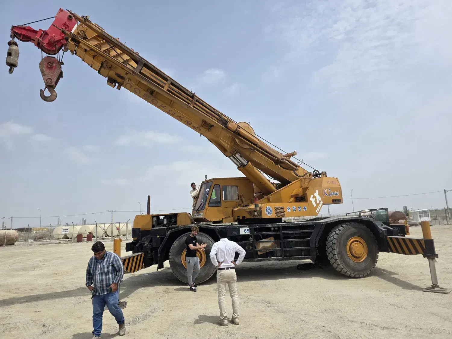 جرثقیل 50 تنی با اپراتور مجرب و مجوزدار|خدمات پیشه و مهارت|چابهار, |دیوار