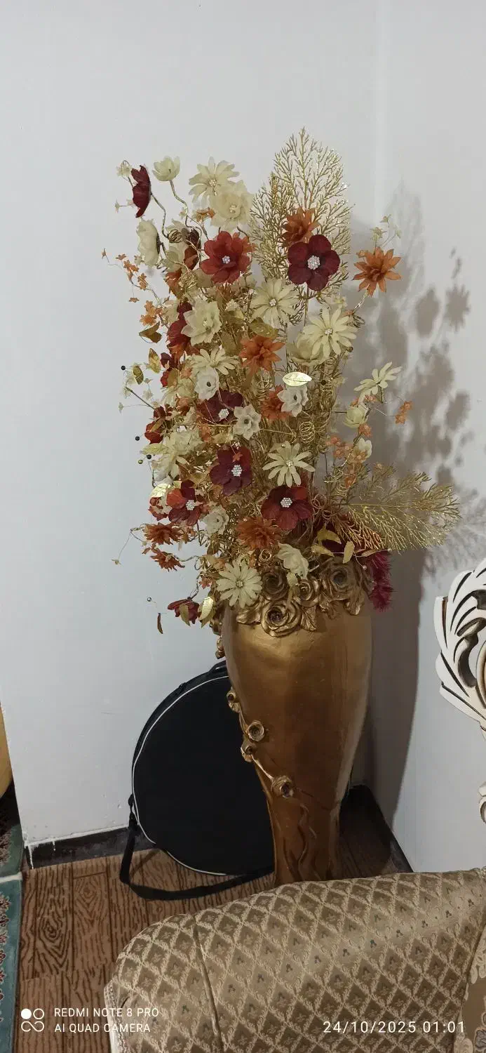 گل چیپسی بزرگ با گلدان بزرگ|گل مصنوعی|مسجد سلیمان, |دیوار