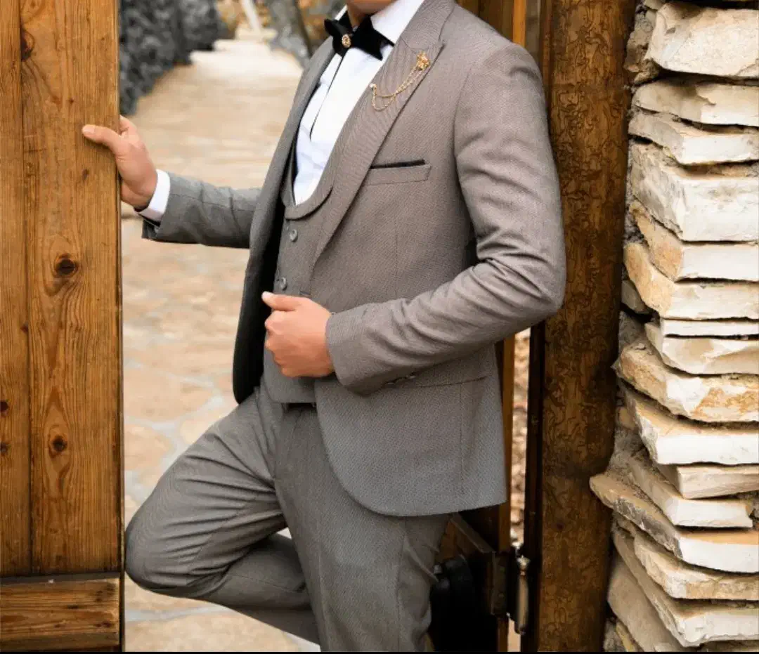 کت و شلوار و کفش دامادی|لباس|صحنه, |دیوار