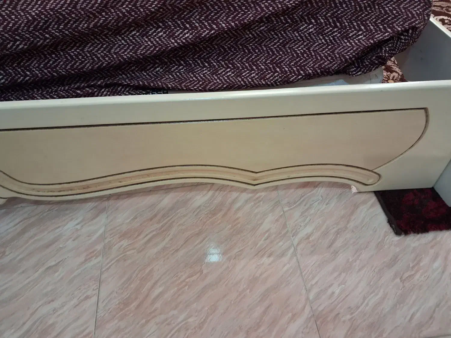 تخت و پاف|تخت و سرویس خواب|پیشوا, |دیوار