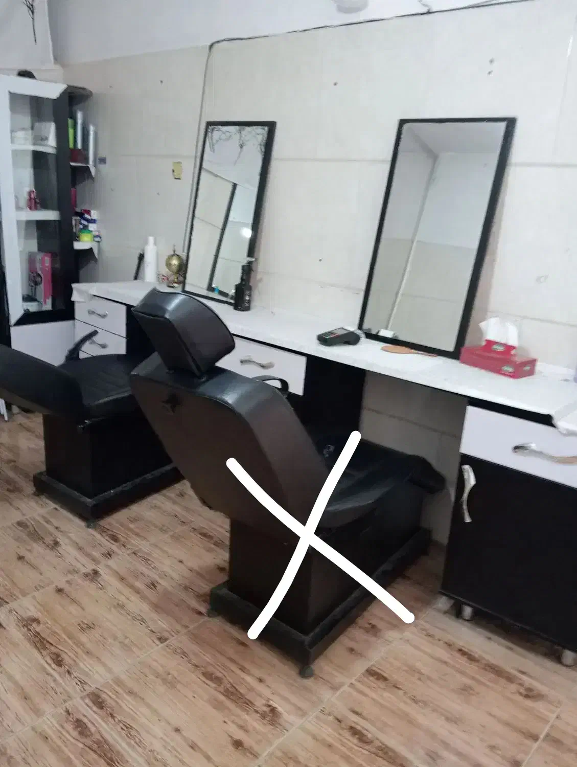 دکور آرایشگاه|آرایشگاه و سالن‌های زیبایی|ملایر, |دیوار