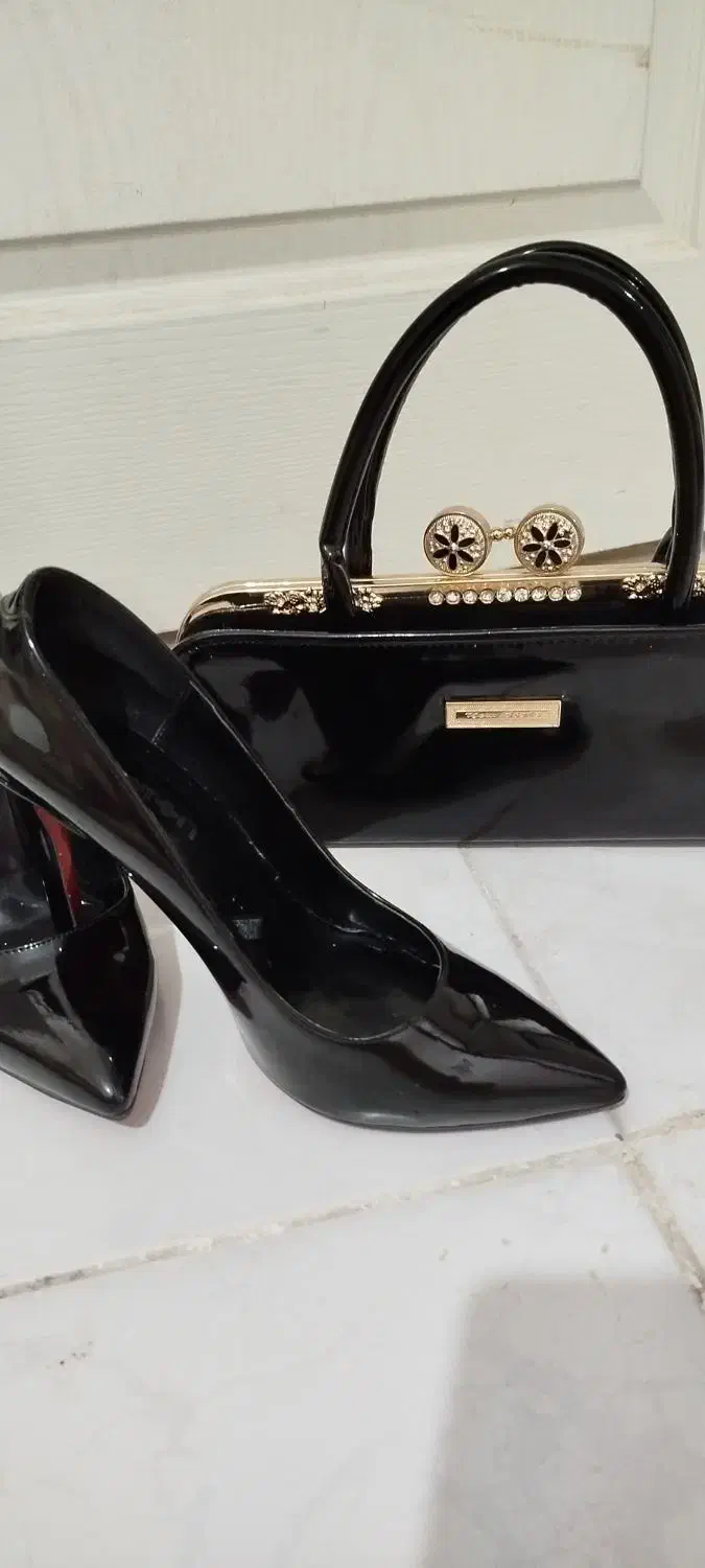 کیف و کفش|کیف، کفش، کمربند|بروجرد, |دیوار