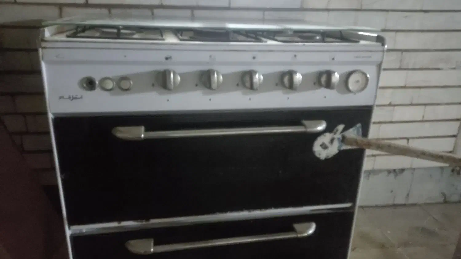 تلویزیون با میز قالی دوعدد اجاق گاز|اجاق گاز و لوازم برقی پختوپز|شیراز, ریاستی|دیوار