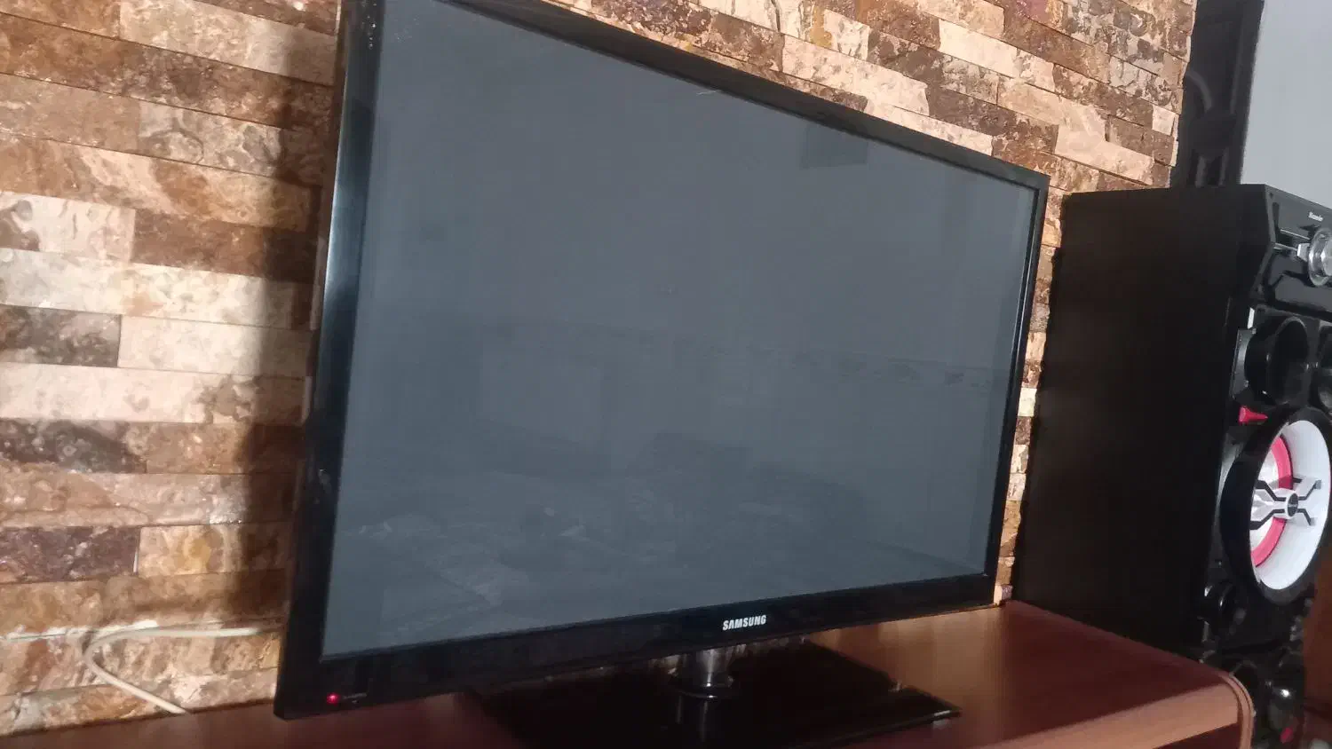 تلویزیون ۴۳ اینچ|تلویزیون و پروژکتور|تاکستان, |دیوار