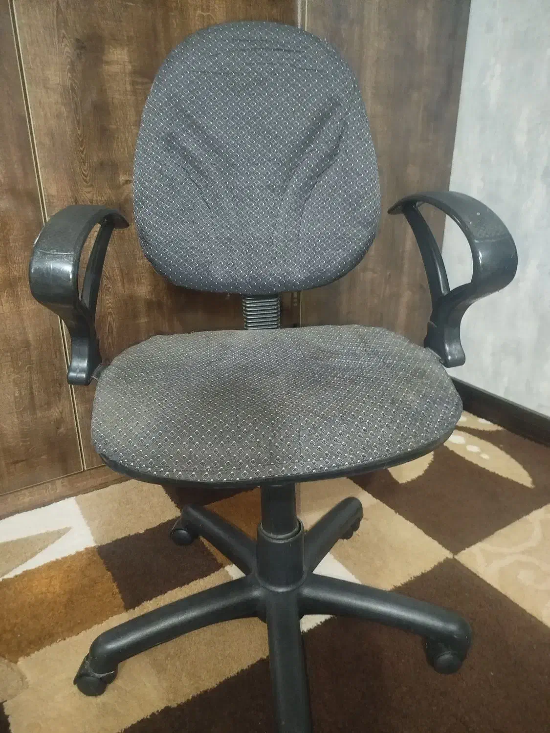 صندلی چرخدار|صندلی و نیمکت|رشت, پل تالشان|دیوار