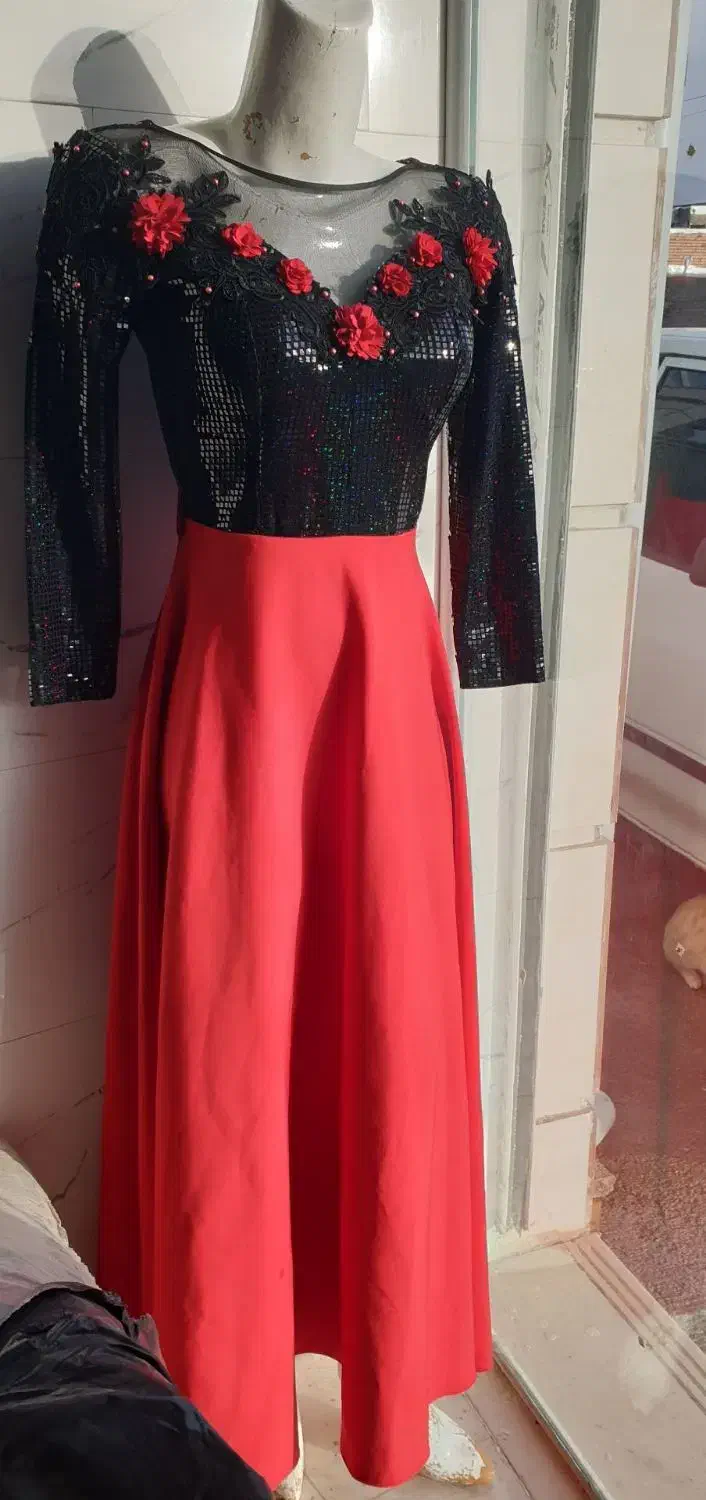 لباس مجلسی|لباس|تربت جام, جامرود|دیوار