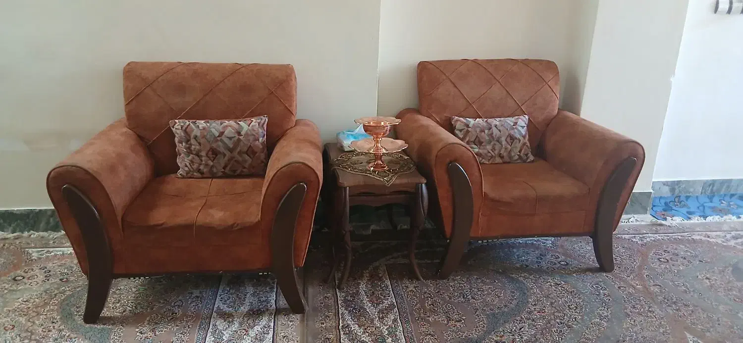 مبل7نفره همراه میز عسلی|مبلمان خانگی و میز عسلی|بروجرد, |دیوار