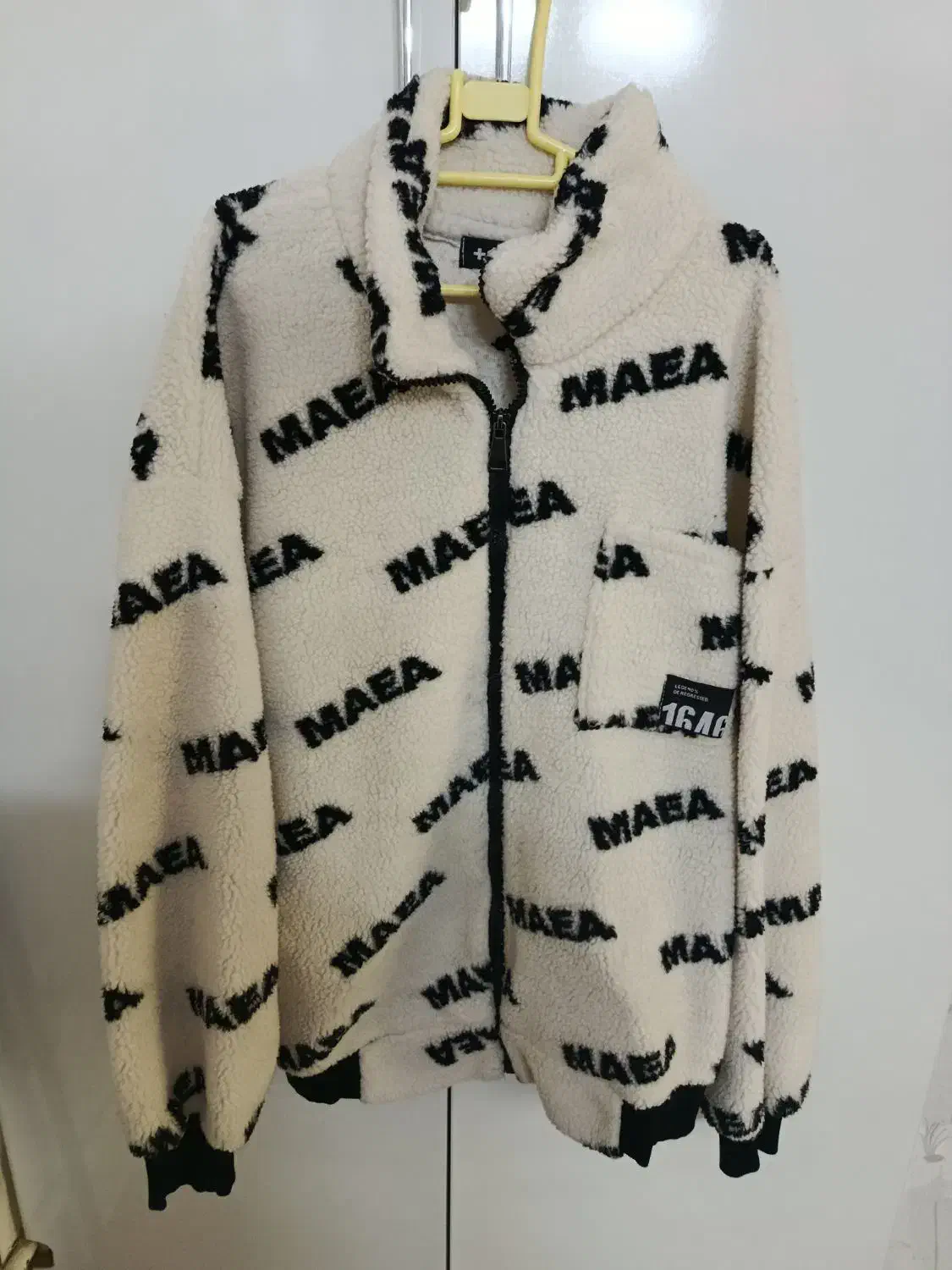 کاپشن|لباس|قزوین, |دیوار