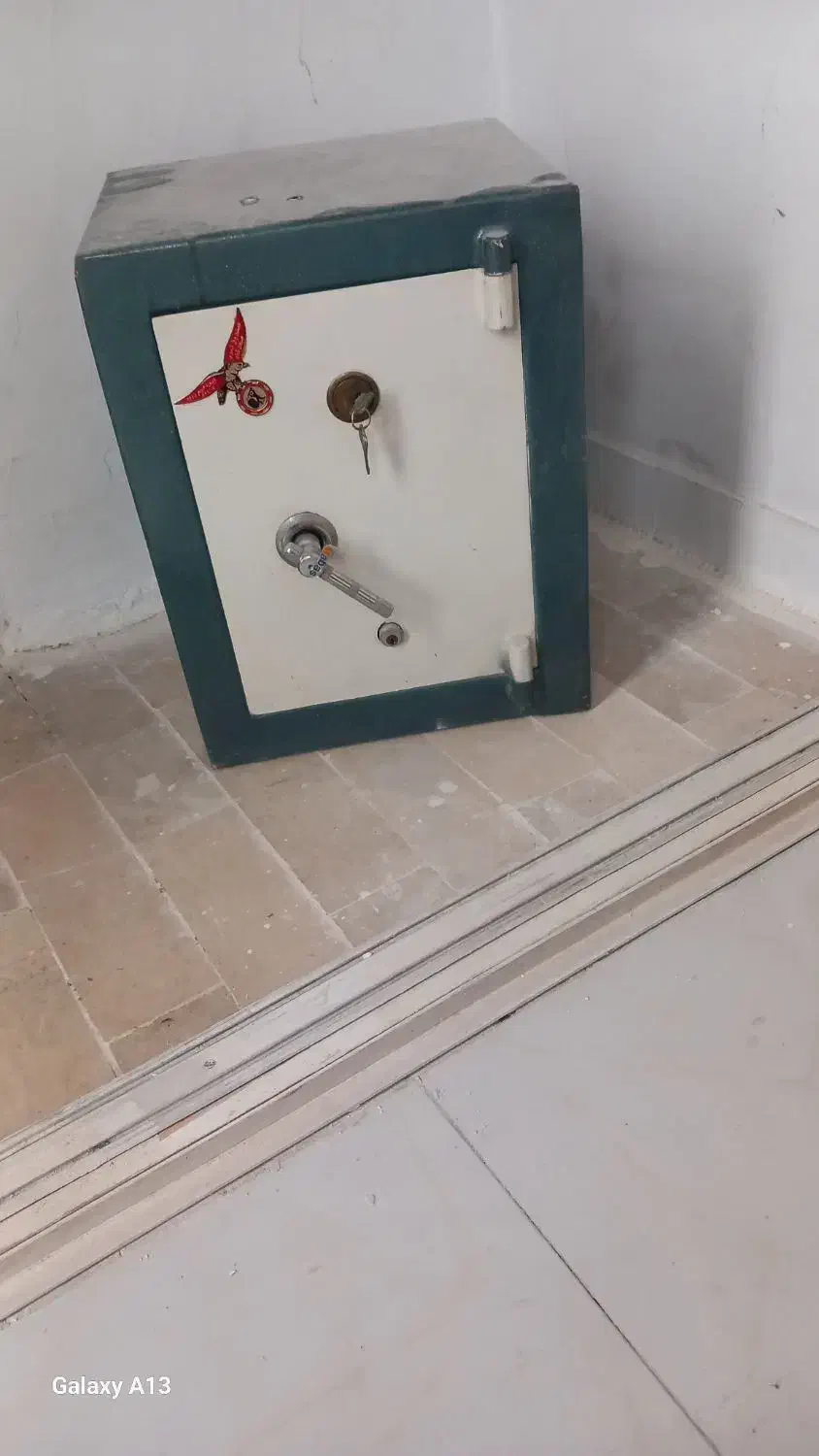 گاوصندوق|مبلمان اداری|تهران, صادقیه|دیوار