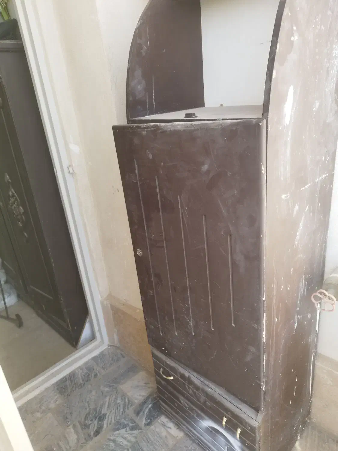 کمد لباس|جاکفشی، کمد، دراور|قم, ژاندارمها|دیوار