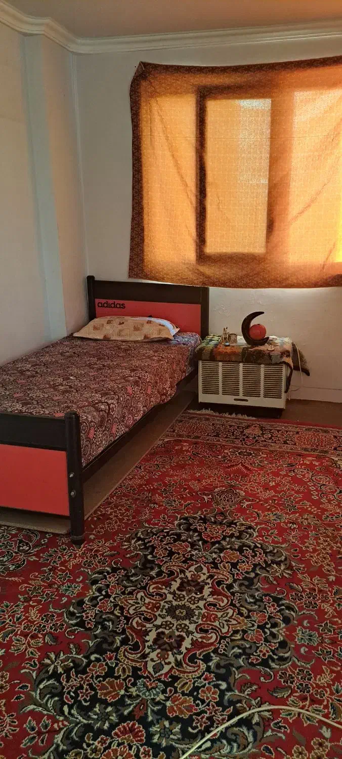 ۵۰۰ متر خونه باغ دو طبقه و نیم ۵۰۰ هزار|اجارهٔ کوتاه‌مدت ویلا و باغ|همدان, |دیوار