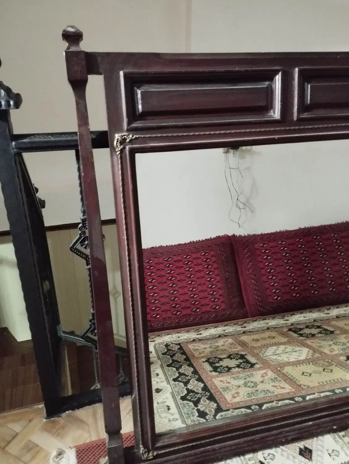 آینه چوبی|آینه|تربت‌حیدریه, بهزیستی|دیوار