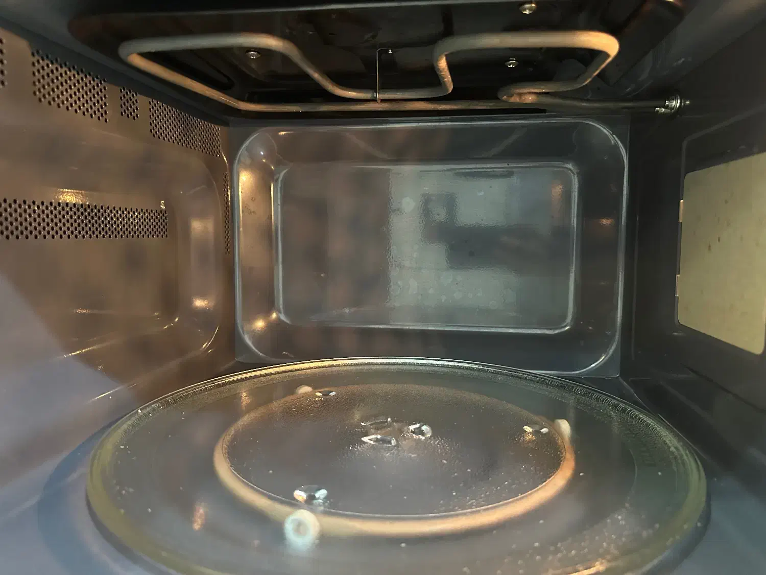 ماکروفر اسنوا|اجاق گاز و لوازم برقی پخت‌وپز|رشت, گلباغ نماز|دیوار