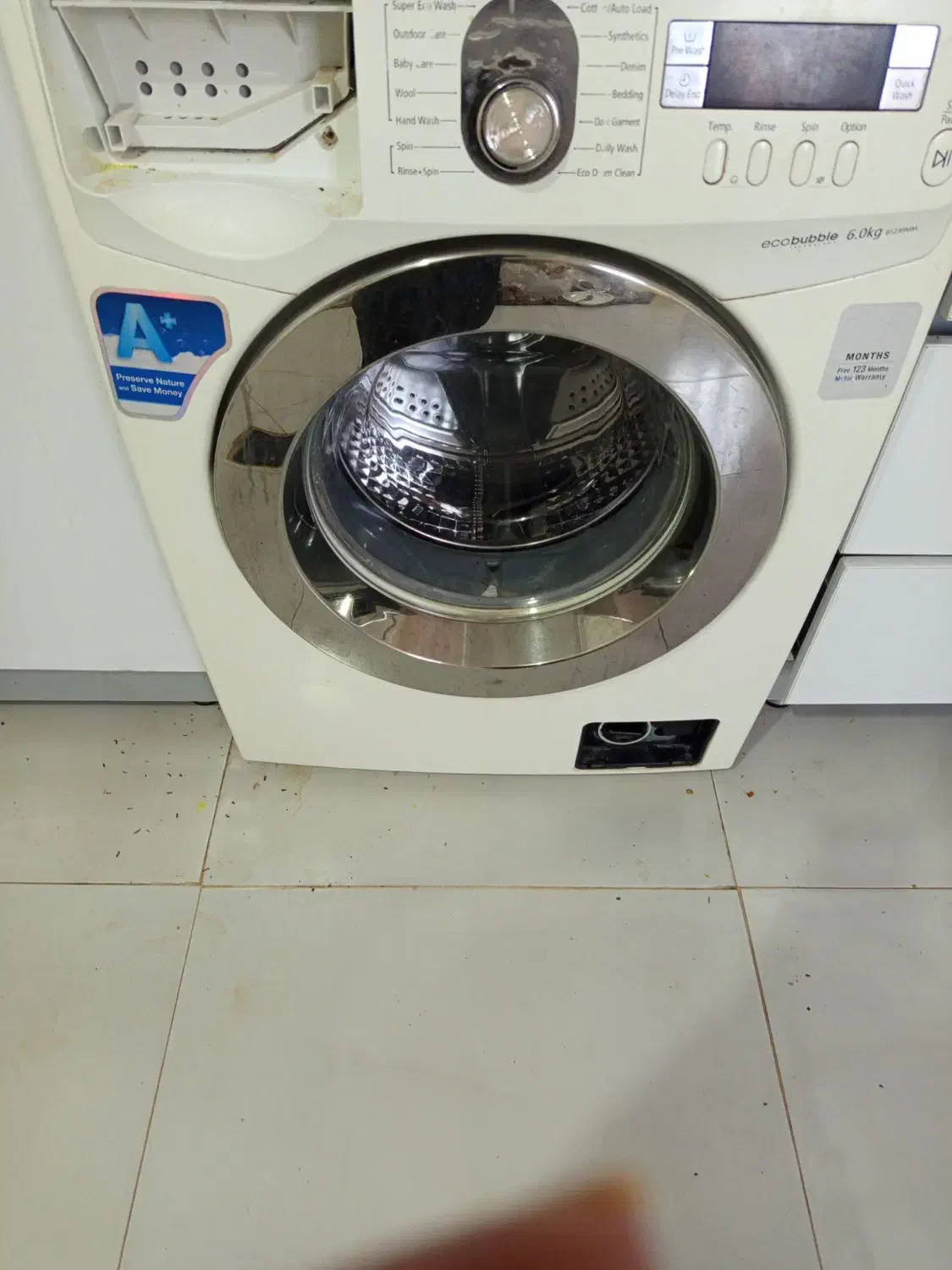 یک عدد  لباسشویی|ماشین لباسشویی و خشک‌کن لباس|مهران (ایلام), |دیوار