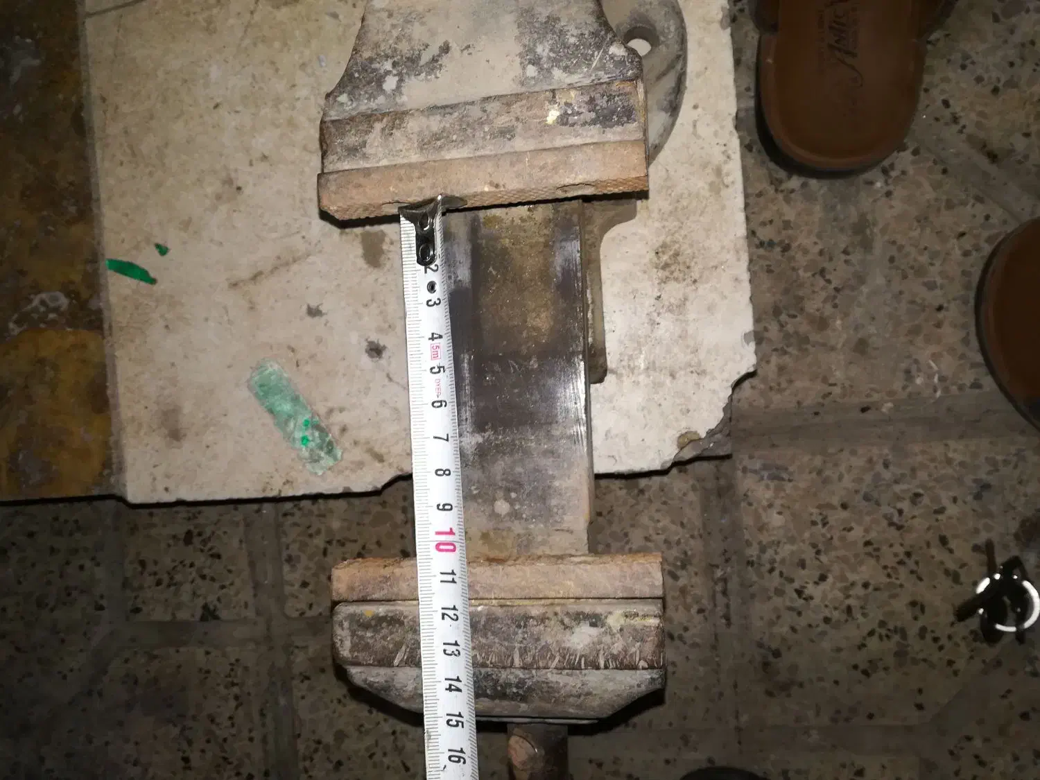 گیره رومیزی ومنگنه وبخاری وقیچی و گیوتین واچارشلاق|ابزارآلات|مشهد, خواجه ربیع|دیوار